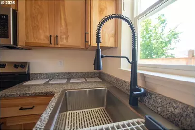 1638 S St, Springfield, OR 97477 - Photo 12