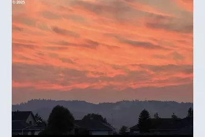 1584 NW Avery St, Roseburg, OR 97471 - Photo 48