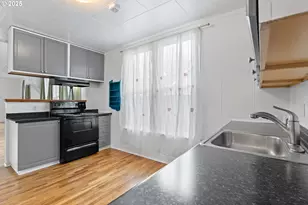 1321 SE Mill St, Roseburg, OR 97470 - Photo 8