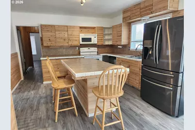 80199 Emigrant St, Wamic, OR 97063 - Photo 4
