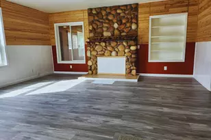 80199 Emigrant St, Wamic, OR 97063 - Photo 2