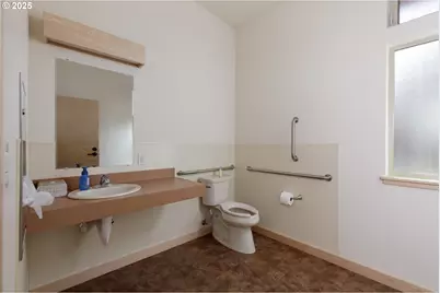 3235 3239 Cascade Ave, Hood River, OR 97031 - Photo 12