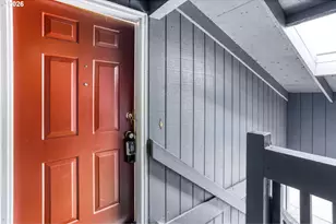 650 SW Meadow Dr, Beaverton, OR 97006 - Photo 2