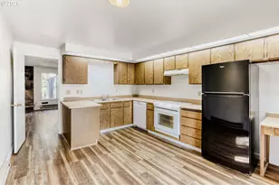 650 SW Meadow Dr, Beaverton, OR 97006 - Photo 10