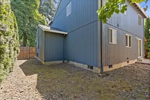 13034 SE Sherman St, Portland, OR 97233 - Photo 34