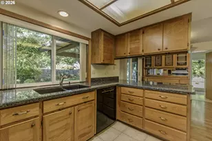 5751 NE Haystack St, Hillsboro, OR 97124 - Photo 10