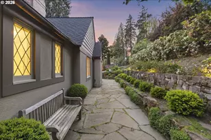 2430 Summit Ct, Lake Oswego, OR 97034 - Photo 8