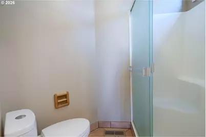 300 Spinnaker Way, Columbia City, OR 97018 - Photo 36