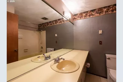 2563 York St, Eugene, OR 97404 - Photo 32