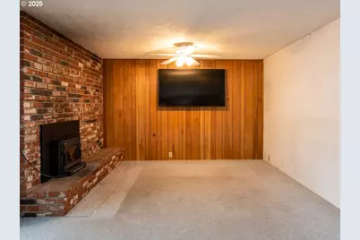 2563 York St, Eugene, OR 97404 - Photo 14