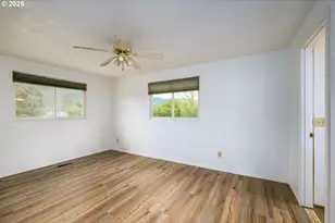 125 Susan St, Myrtle Creek, OR 97457 - Photo 8