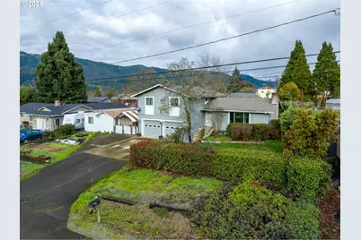 125 Susan St, Myrtle Creek, OR 97457 - Photo 2