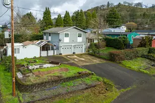 125 Susan St, Myrtle Creek, OR 97457 - Photo 2