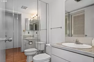 513 N Tomahawk Island Dr, Portland, OR 97217 - Photo 32