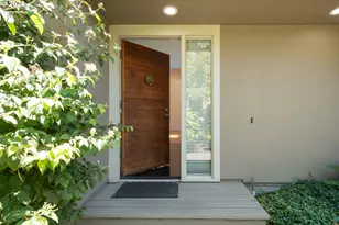 513 N Tomahawk Island Dr, Portland, OR 97217 - Photo 6