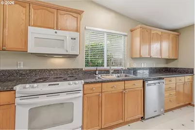 34306 Heron Meadows Dr, Scappoose, OR 97056 - Photo 14