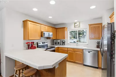 821 E Henry Rd, Newberg, OR 97132 - Photo 6