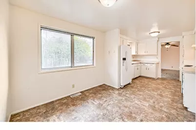 2562 Dover Dr, Eugene, OR 97404 - Photo 16
