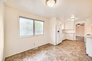 2562 Dover Dr, Eugene, OR 97404 - Photo 16