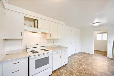 2562 Dover Dr, Eugene, OR 97404 - Photo 14