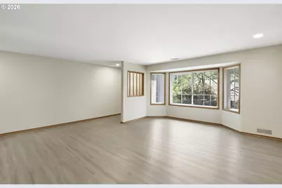 376 NW Jason Ct, Hillsboro, OR 97124 - Photo 4