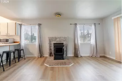 410 SW Broadway St, Mill City, OR 97360 - Photo 10