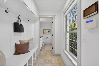 10150 S Riverside Dr, Portland, OR 97219 - Photo 18