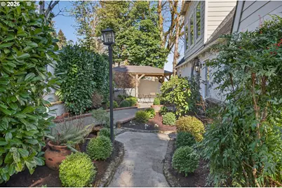 10150 S Riverside Dr, Portland, OR 97219 - Photo 4