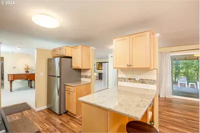 804 NE 174th Ave, Portland, OR 97230 - Photo 8