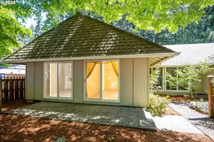 804 NE 174th Ave, Portland, OR 97230 - Photo 4