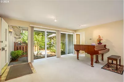 804 NE 174th Ave, Portland, OR 97230 - Photo 10