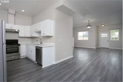 9628 SE Holgate Blvd, Portland, OR 97266 - Photo 8