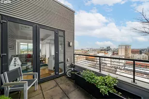 300 NW 8th Ave, Portland, OR 97209 - Photo 16