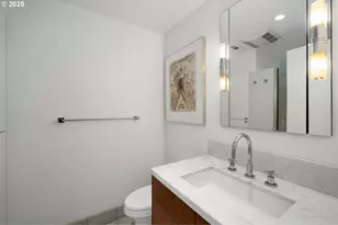 300 NW 8th Ave, Portland, OR 97209 - Photo 32