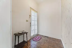 642 Clark St, North Bend, OR 97459 - Photo 4