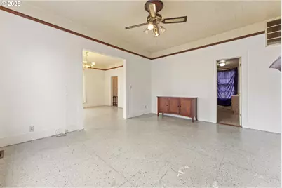 642 Clark St, North Bend, OR 97459 - Photo 6