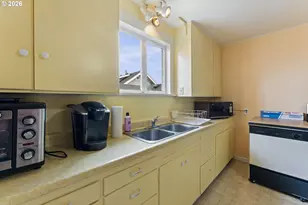 642 Clark St, North Bend, OR 97459 - Photo 10