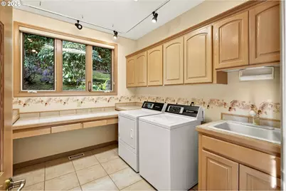 2480 Marylshire Ln, Lake Oswego, OR 97034 - Photo 20