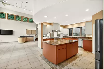 2480 Marylshire Ln, Lake Oswego, OR 97034 - Photo 10