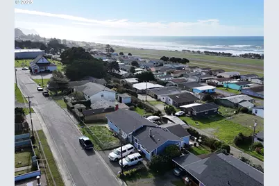 29730 Hillcrest St, Gold Beach, OR 97444 - Photo 28