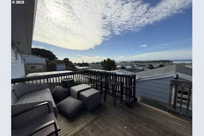 29730 Hillcrest St, Gold Beach, OR 97444 - Photo 4