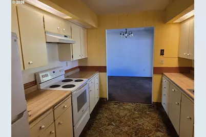 2194 NW Watters St, Roseburg, OR 97471 - Photo 8