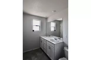 2289 30th Pl, Springfield, OR 97477 - Photo 8