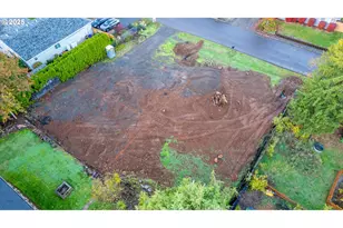 19481 S Lazy Creek Ln, Oregon City, OR 97045 - Photo 8