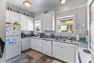 216 NW 13th St, Corvallis, OR 97330 - Photo 8