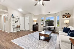 25234 Tyro Ave, Veneta, OR 97487 - Photo 8
