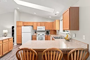 25234 Tyro Ave, Veneta, OR 97487 - Photo 12