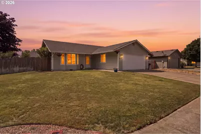 25234 Tyro Ave, Veneta, OR 97487 - Photo 2