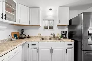 12450 SW Fischer Rd, Portland, OR 97224 - Photo 14