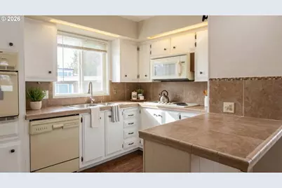 2681 SE River Rd, Hillsboro, OR 97123 - Photo 2